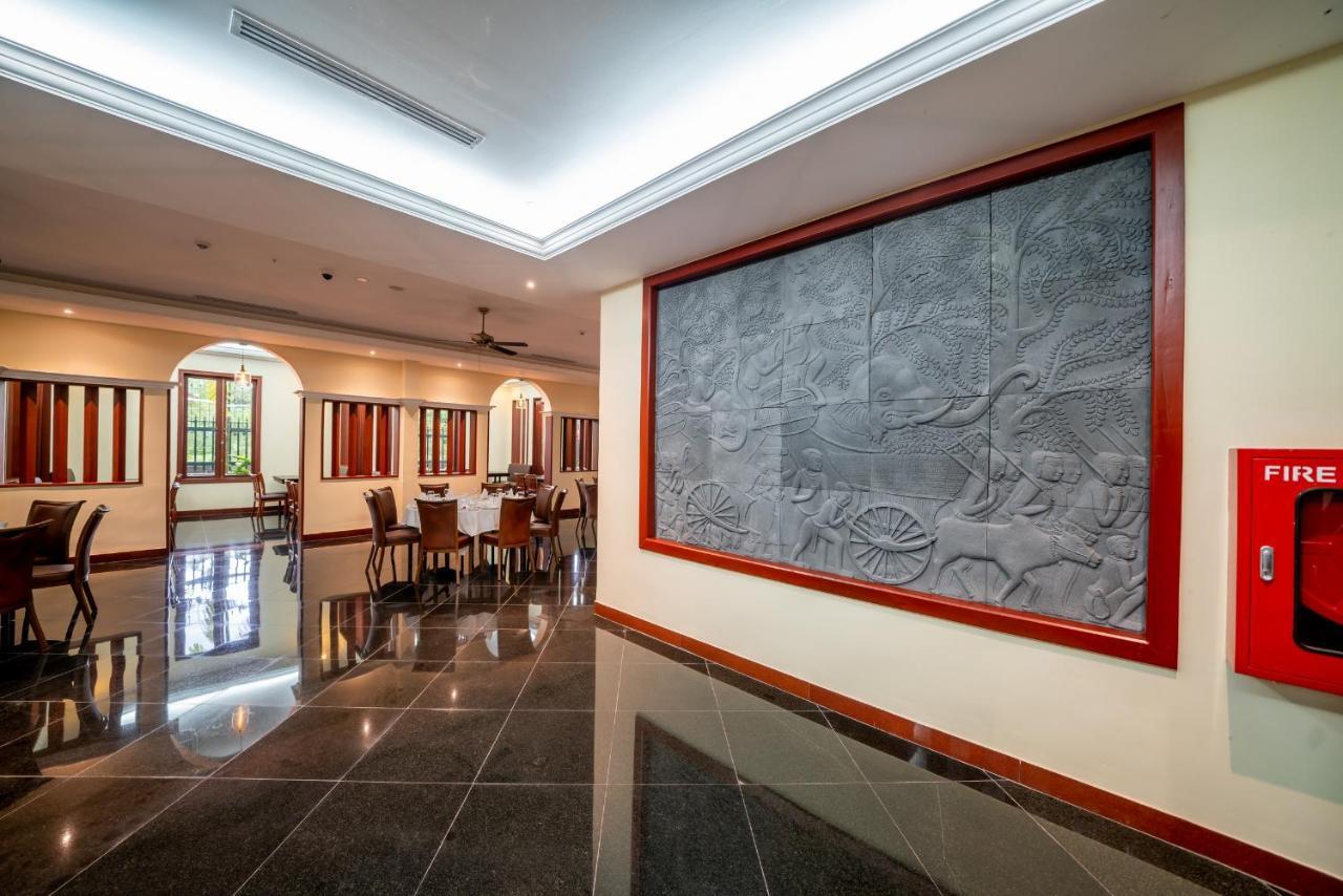 Hotel De La Renaissance Siem Reap Exterior foto