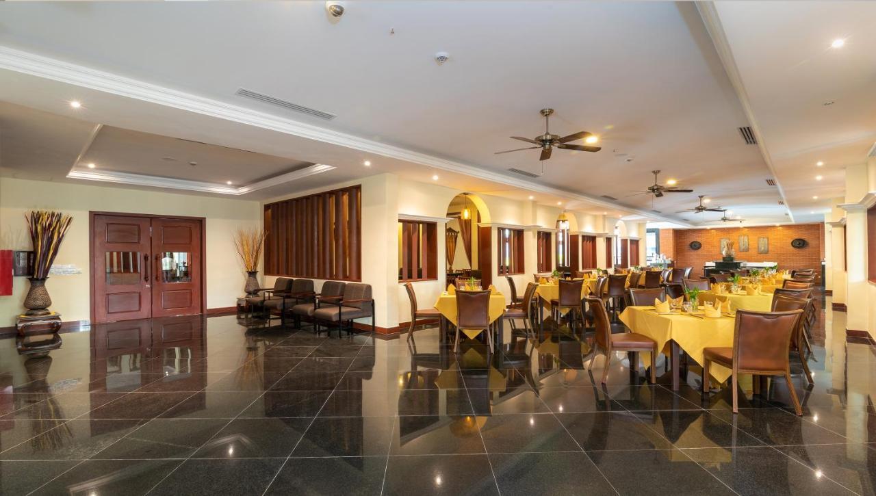 Hotel De La Renaissance Siem Reap Exterior foto